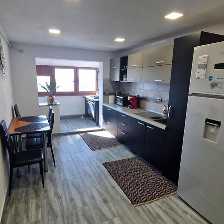 Apartament Blaj מראה חיצוני תמונה